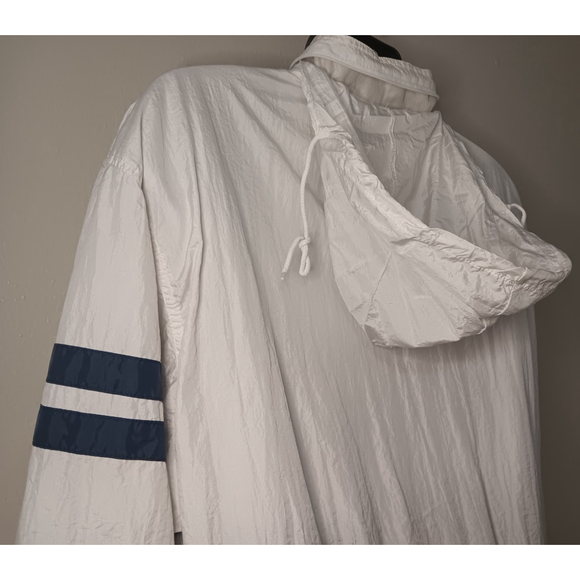 Vintage Crystal Cruises Serenity Medium Jacket White Windbreaker Hood Relax - Picture 6 of 9